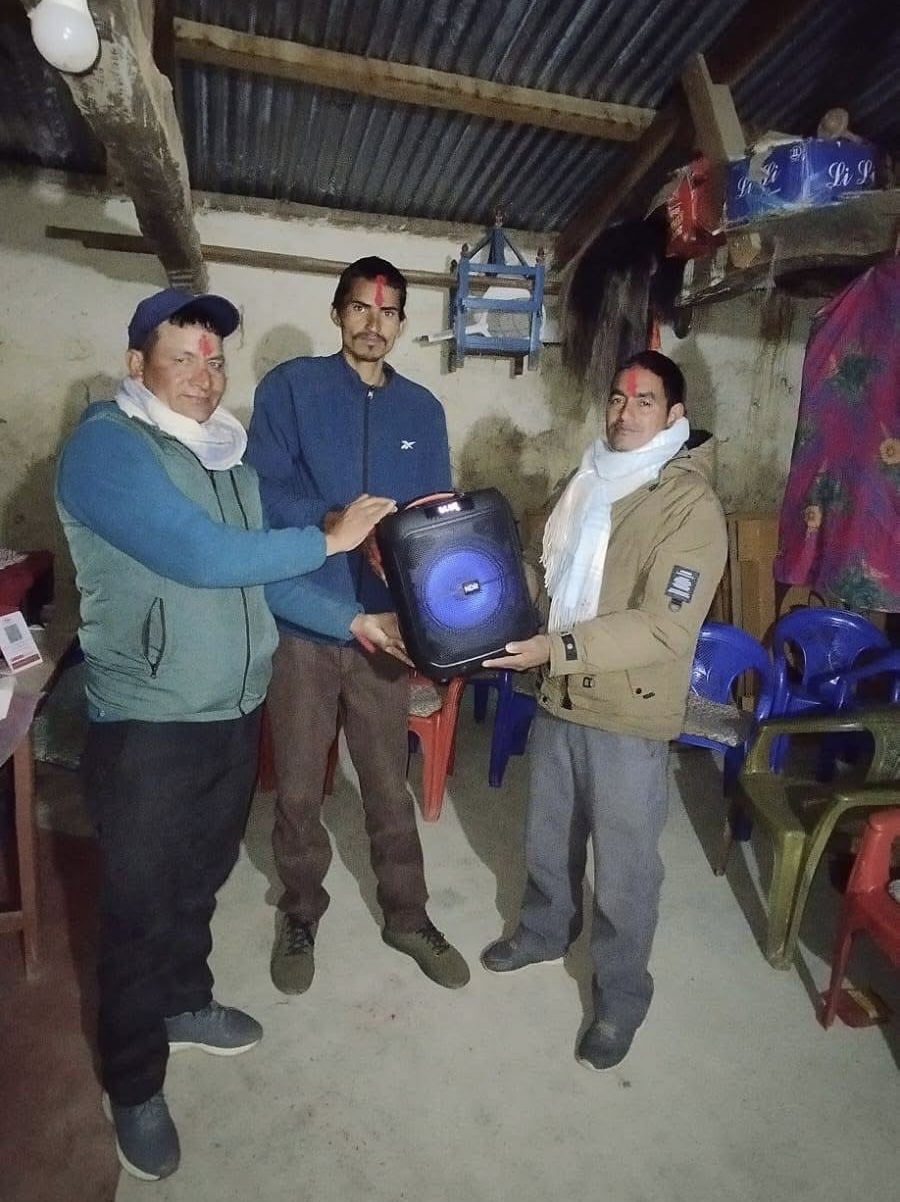 श्री ज्वाला प्राथमिक विद्यालयलाई शैक्षिक सामग्री सहयोग